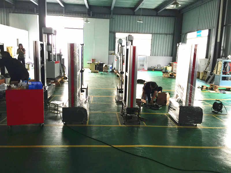 試驗(yàn)機(jī)車間